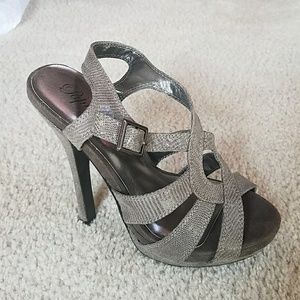 Paprika platform heels